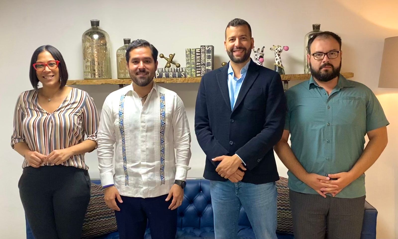 Lizzie González, Executive Director of ASOFER; Rodrigo Sotelo, Sr. Sales Manager Utility for LONGi Mexico and CAMCAR; Marvin Fernández, President of ASOFER; and Israel Sánchez, Product & Solution Manager for LONGi LATAM