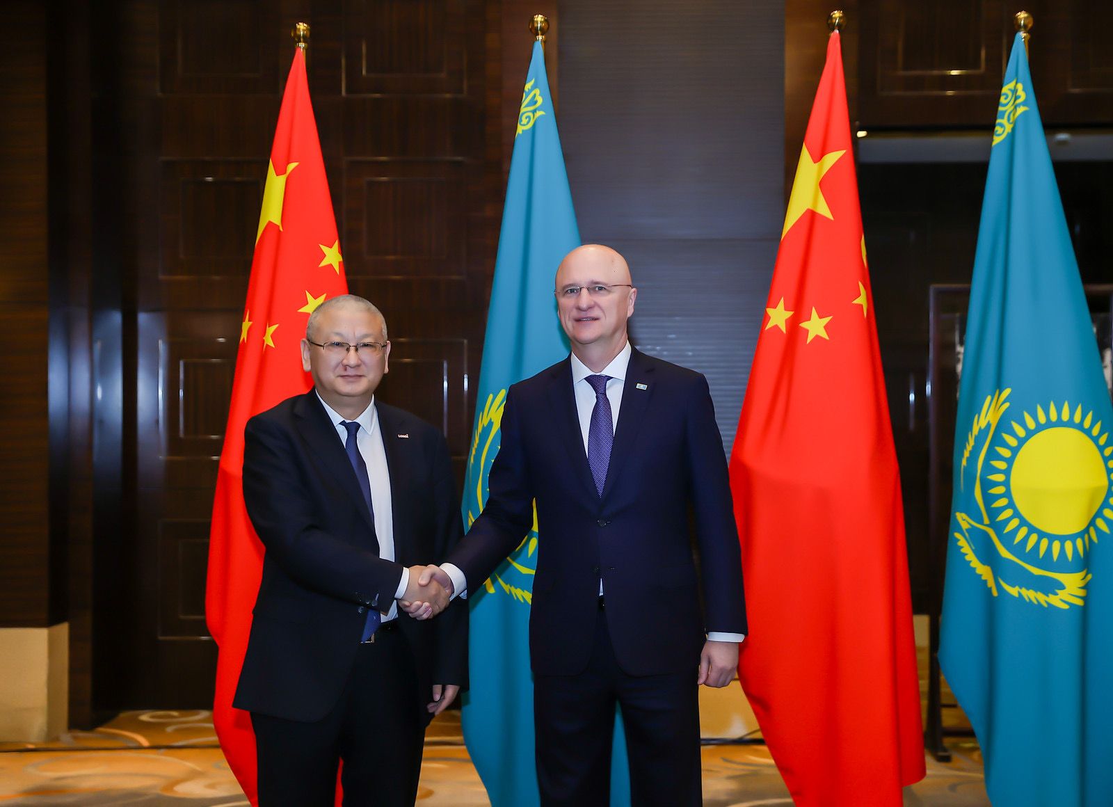 Li Zhenguo's meeting with Roman Skryhal in Beijing in Mar, 2025