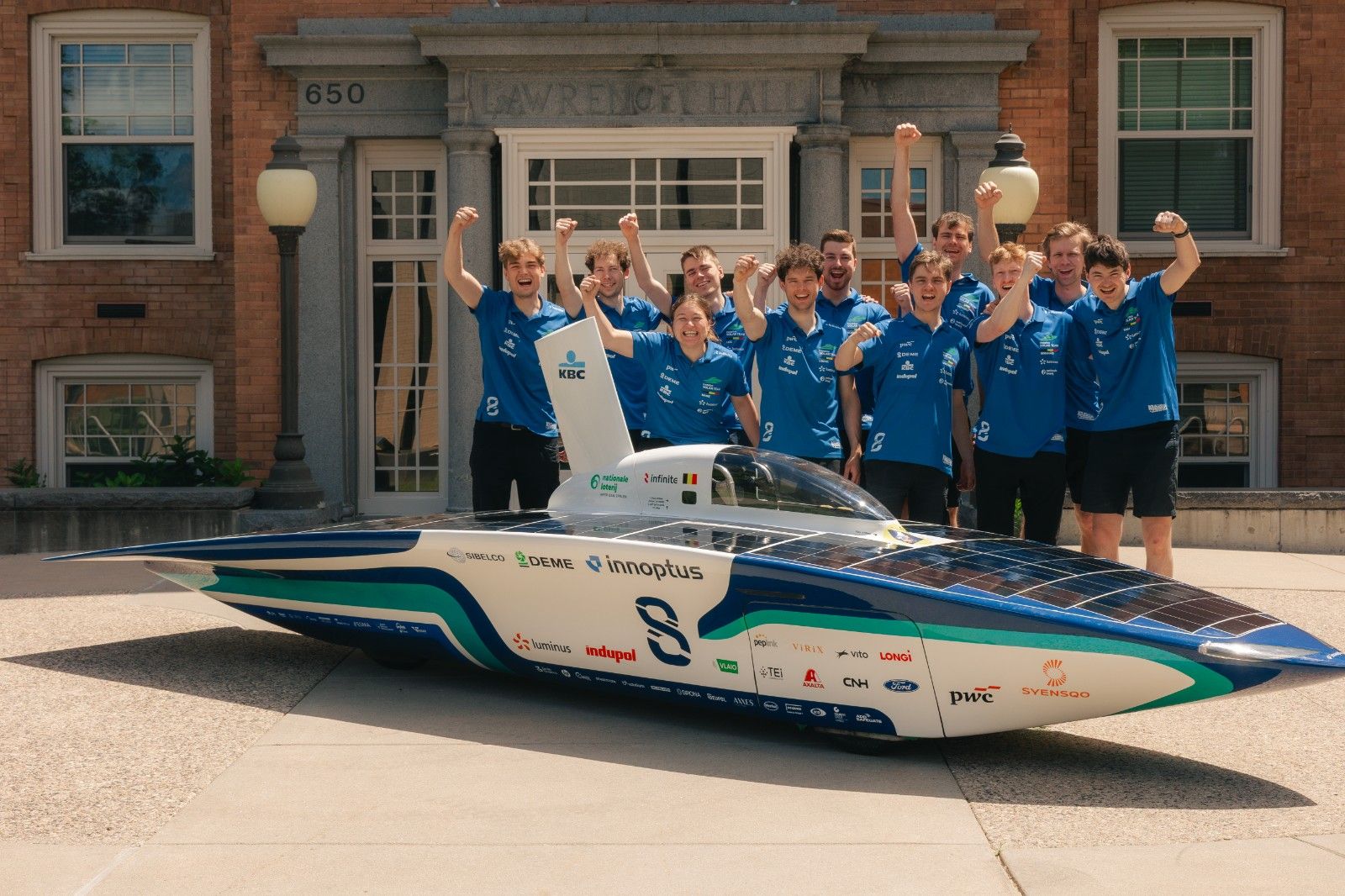 比利时Innoptus Solar Team车队