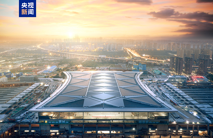 *西安东站建筑光伏项目（图片来自央视新闻）