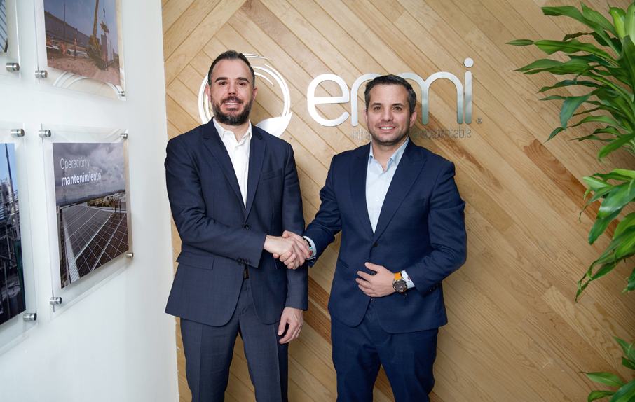 Ángel Nicolás, Director General de EMMI, y Antonio Morales, Coordinador regional de Ventas México y Centroamérica de LONGi